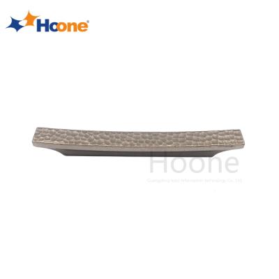 China Modern low moq in honeycomb shape surface sideboard hardware stock handle pull for sale