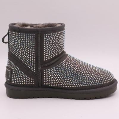 China Fashion Trend Colored Rivet Casual Snow Boots Cow Leather Simple Black White Brown Sheepskin for sale