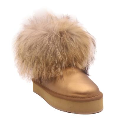 China Free Samples Russian Fashion Snow Boots Women Fashion Trend Short Winter Shoes Genuine Leather Boots for sale