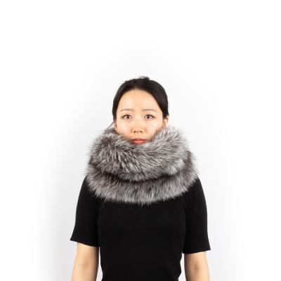 China Wholesale Available Middle 17 Colors Girls Real Fur Scarf Luxury Soft Fluffy Fox Fur Scarves Wraps For Women for sale