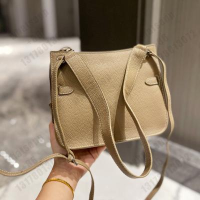 China New Style High Quality Famous Brands Female Luxury Handbags High Capacity Large Capacity Tote Casual Designer Shoulder Bag For Women for sale