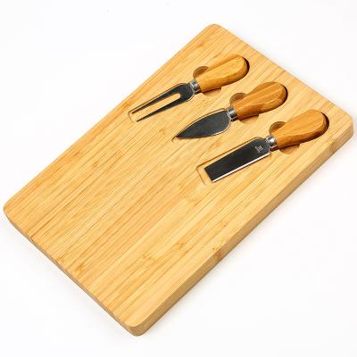 China Single Stocked Bamboo Cheese Board With 3 Piece Cutlery Set Cheese Platter Board for sale