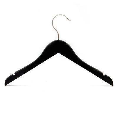 China Custom White Color Cloth Classical Standard Adult Solid Logo Wood Hanger Wholesale Material Eco-Friendly Hangers for sale