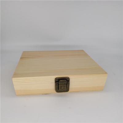 China Europe wooden stash box with latch, removable rolling tray and inner lid for sale