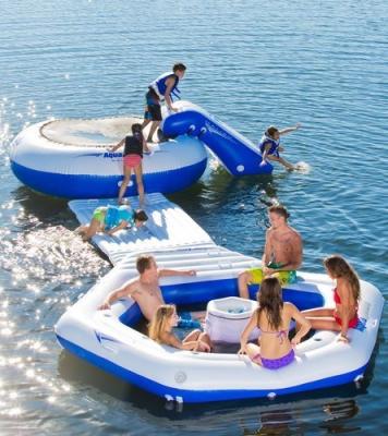 China Isla flotante del agua inflable resistente al fuego, juegos inflables de los deportes en venta