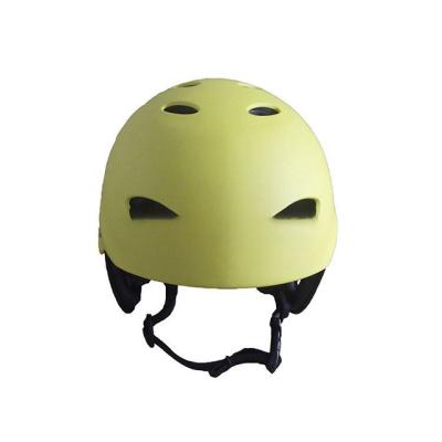 Cina Fashion design safety sports plastic super smart protective gear headguards padded kayak helmet in vendita