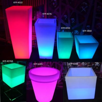 China Modern Event Furniture Garden Decoration Larger Light Up LED Light Flower Pot for sale