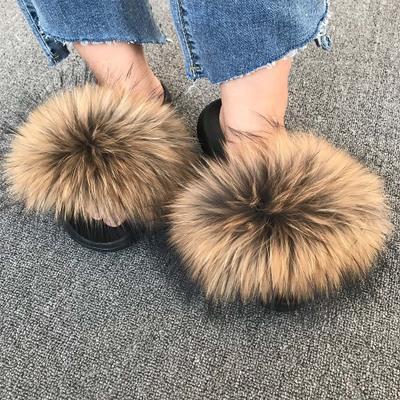 China 2020 fashion wholesale brown fluffy hairy fox fur real big slipper slipper for women for sale