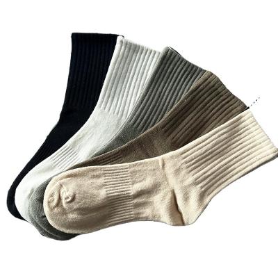 China Breathable Custom Made High Quality Cotton Soild Single Color Sport Couples Soft Comfortable Socks for sale