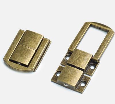 China Zinc Alloy Stainless Finished Central Lock Suction Latch With Hook for sale