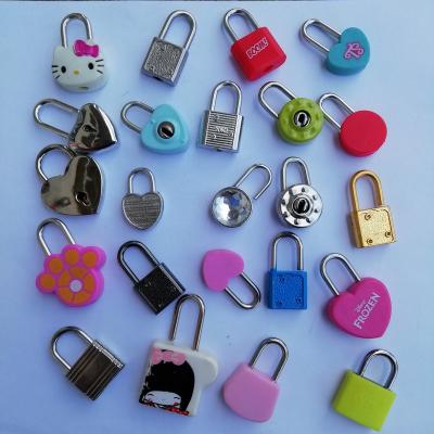 China 2021 Mini small beautiful +metal zinc alloy classic craft heart lock for safe box lock diary key lock for sale