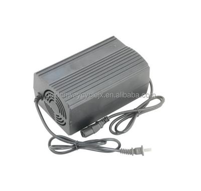 China Powerful Electric Scooter Battery Charger 48V 60V 72V Electric Fast Charger à venda