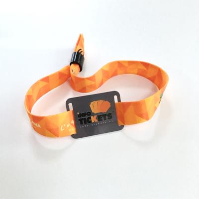 China Access Control Theme Park Ticket RFID Wristbands NTAG 213 NFC Armband Wristband for sale