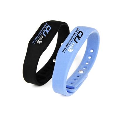 China New Blue RFID Wristbands EM4100 125KHZ Black Silicone Waterproof / Waterproof Wristband Adjustable for sale