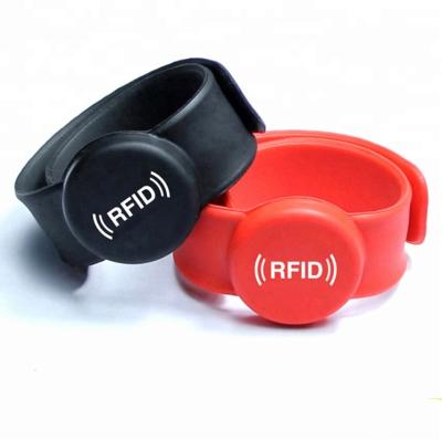 China High Quality Hospital RFID Slap Wristbands Slap Wristbands Silicone NFC Wristband Armbands for sale