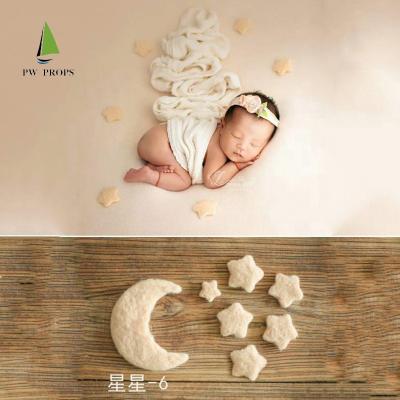 China Striped Newborn Wool Props Held Moon Stars Photography Props Handmade Baby Photo Studio Baby Shooting Props for sale