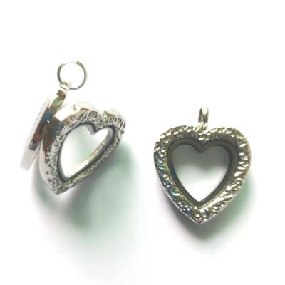 China CLASSIC 28.5*27.5MM Heart Life Carving Locke Magnetic Floating Open Shaped Old Style Seeming Pattern Glass Filigree Pendant for sale