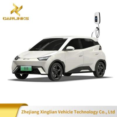 Chine Autonomie de 305 km 5 portes 4 sièges voiture électrique écran central de commande Taille 10,1 800W voiture électrique à vendre