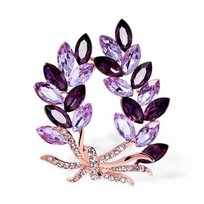 China PUSHI's simple fashion selling flower brooch leaf brooch fashion female brooches women alloy crystal material for sale