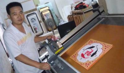 China a moldura para retrato decora a máquina do corte do CNC da placa à venda