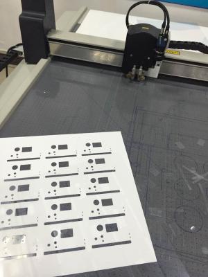 China RFID card production making plastic sheet cnc cutting table à venda