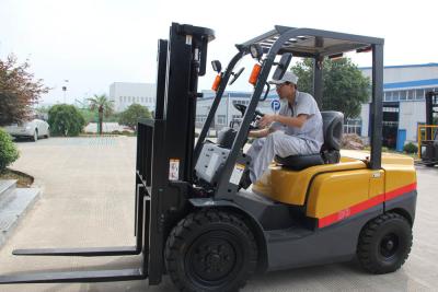 Chine Chariot élévateur à moteur diesel du moteur A490 chinois chariot élévateur à contrepoids de 2 tonnes à vendre