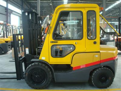 Κίνα Ελεύθερο ανυψωτικό Forklift diesel 3T με το δύο επιπέδων τριφασικό ιστό αμαξιών κίτρινο προς πώληση