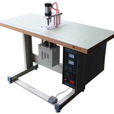 China Typical 1500W Ultrasonic High Frequency Welding Machine Make Non Woven Bag Machine Ultrasonic Spot Welding for sale