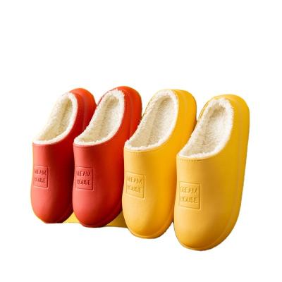 China Anti-slip Hot Sale Female And Male Winter Home Slippers Furry Slides for sale