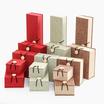 China Biodegradable Wooden Button Closure Jewelry Paper Gift Box Lid Open Box For Necklace for sale