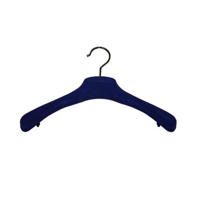 China Durable Wholesale Purple Non Slip Wide Shoulder Velvet Coat Hanger With Logo for sale