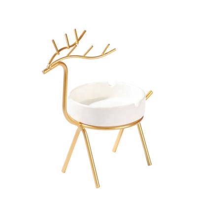 China Creative eco-friendly metal fawn ashtray ornaments, home office anti-fly ceramic ashtray, cigar ashtray for sale