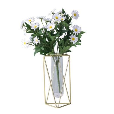 China Nordic Wholesale Modern Home Decoration Iron Plant Stand Metal Flower Vase for sale