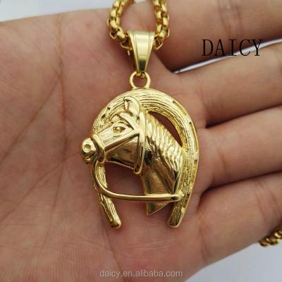 China Custom Hip Hop DAICY JEWELRY Factory Hip Hop 316L Stainless Steel Gold Horseshoe Charm Pendant for sale