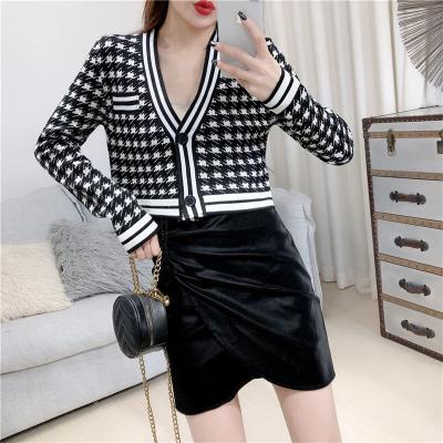 China Slim anti-wrinkle, short and high waist, black and white houndstooth sweater, new female soft autumn V-neck cardigan jacket for sale