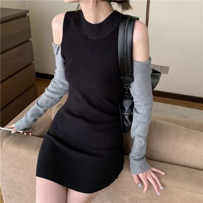 China 2022 spring and autumn new breathable thin, thin, fashionable, flexible, sexy, off the shoulder, color contrast knitted women's dress for sale