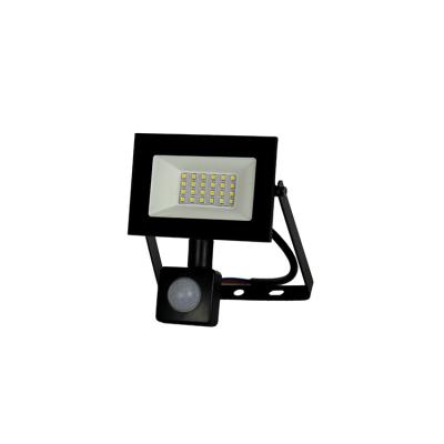 China Waterproof Outdoor Warehouse IP65 High Lumen With PIR Sensor 20 Watt Led Flood Light LED Reflector for sale