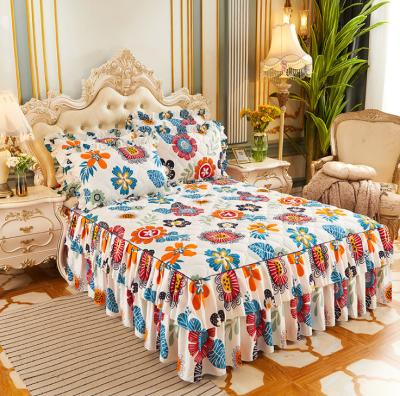 China Exquisite Workmanship 1.8*2.0m Size Home Printed White Bed Skirt Set Elastic Bed Skirt for sale