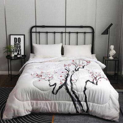 China Custom High Quality Home Bedding Sets 100% Polyester Filling Natural Warm Bedroom Comforter for sale