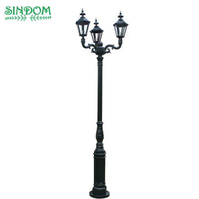 China Stainless Antique European Outdoor Triple Arm Design Garden Lamp Aluminum Post Light for sale