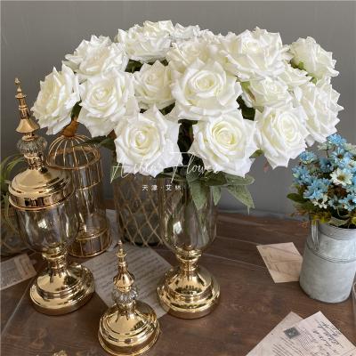 China Fashional D-RB002 Factory Supply High Quality Artificial Rose Flowers With Artificial Leaf White Rose Bouquet For Wedding Party Home Decor for sale