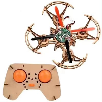 China Construye y aprende Diy Construcción de madera Drone Quadcopter Ensambla Rc Drones Kit Set Educación de juguete para estudiantes Enseñar a los niños en venta