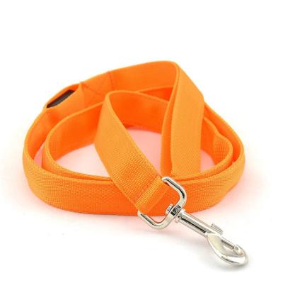 China Lightweight Sustainable Hot Selling Nylon Up Leashes 2021 Lead Luminous Led Dog Leash For Pet for sale