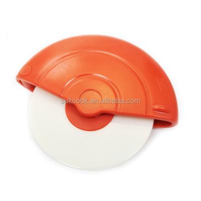 China Sustainable Kitchen Instrument Plastic Cheese Cutter Wheel Pizza Cutter for sale