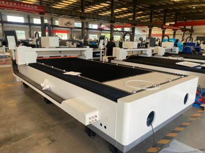 China 3015 Máquina de corte por láser de fibra CNC con plataforma única para metal en venta