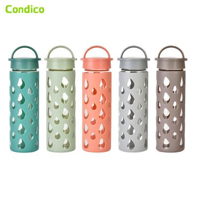 China 650Ml Sustainable Glass Water Bottle Anti-scald Eco Friendly Unbreakable Double Wall Life Drinking Glass Bottle With Silicone Sleeve for sale