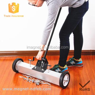 China Industrial Magnet Sweeper Factory Wholesale Price / Floor Magnetic Floor Sweepers With Release Handle for sale