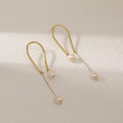 China Hyacinth Minimalist Geometric Metal Line Graceful 925 Elegant Silver Needle Natural Freshwater Pearl Stud Dangle Earrings for sale