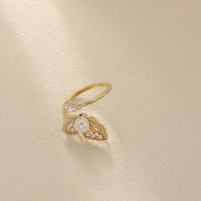 China Vintage Hyacinth Factory Price Butterflies Resizable Ring Exquisite Light Luxury Shell Ring for sale