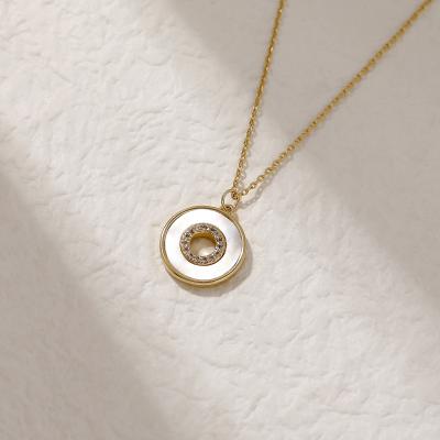 China FASHIONABLE Chain Necklace Exquisite Hyacinth Shell Circular Ring Pendant Collarbone Necklace for sale